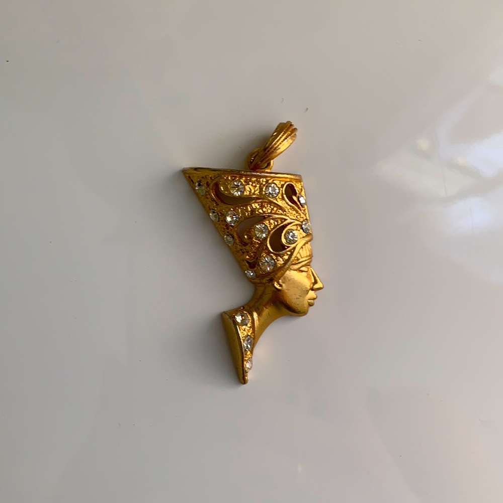 Gold pendant